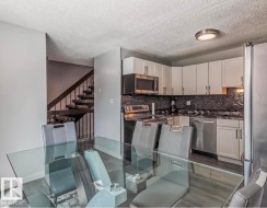 3221 132A Avenue NW  Edmonton, AB T5A 3K4