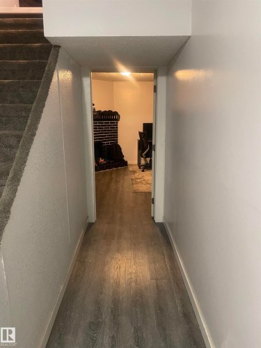 Wood-finish flooring - 3221 132A Avenue Nw, Edmonton, AB 