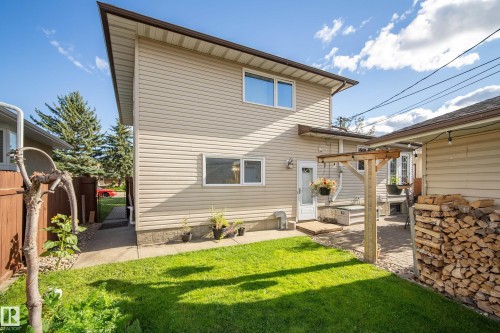 8818 161 Street Nw, Edmonton, AB 