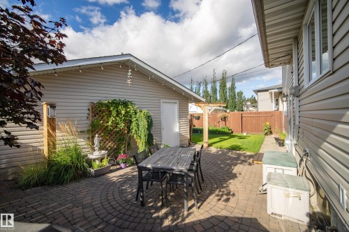 8818 161 Street Nw, Edmonton, AB 