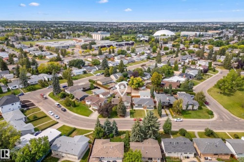 8818 161 Street Nw, Edmonton, AB 