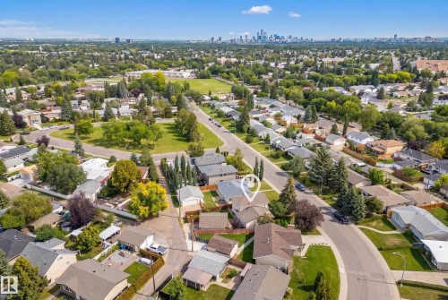8818 161 Street Nw, Edmonton, AB 