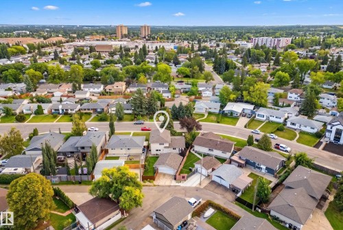 8818 161 Street Nw, Edmonton, AB 