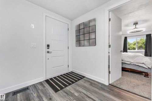 3400 Lakeview Point Northwest, Edmonton, AB - Indoor