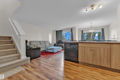1030 177A Street Nw, Edmonton, AB - Indoor