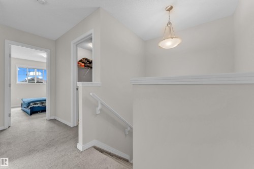 1030 177A Street Nw, Edmonton, AB - Indoor Photo Showing Other Room