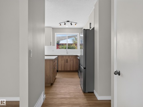 9836 169 Street Nw, Edmonton, AB 