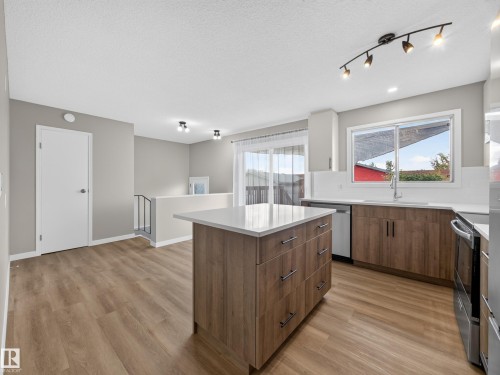 9836 169 Street Nw, Edmonton, AB 
