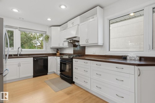 9520 95 Avenue Nw, Edmonton, AB 