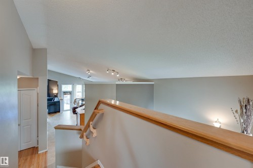 1524 Breckenridge Close Nw, Edmonton, AB - Indoor Photo Showing Other Room