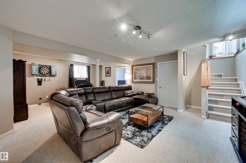 1524 Breckenridge Close Nw, Edmonton, AB - Indoor Photo Showing Other Room