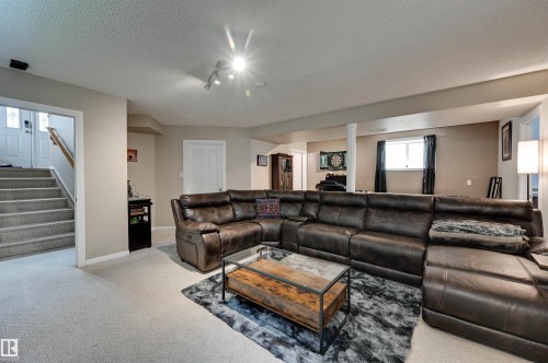 1524 Breckenridge Close Nw, Edmonton, AB - Indoor Photo Showing Living Room