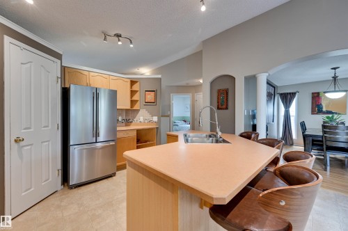 1524 Breckenridge Close Nw, Edmonton, AB - Indoor Photo Showing Kitchen With Double Sink