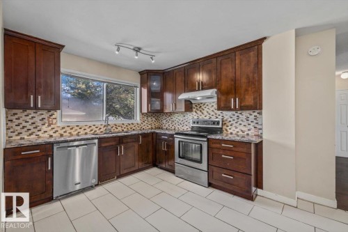 11516 44 Avenue Nw, Edmonton, AB 