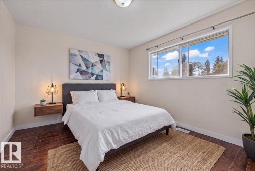 11516 44 Avenue Nw, Edmonton, AB 