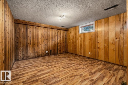 11516 44 Avenue Nw, Edmonton, AB 