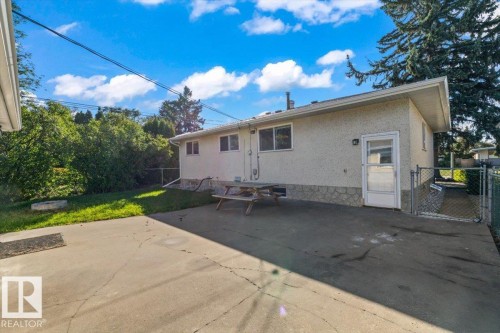 11516 44 Avenue Nw, Edmonton, AB 