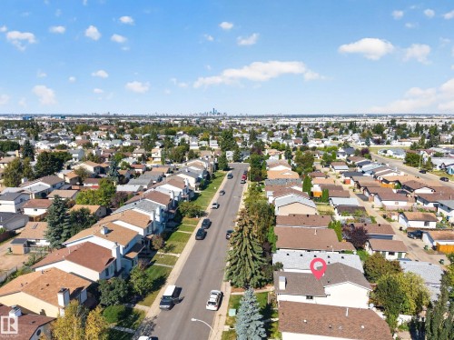 Established residential neighborhood with a distant cityscape - 333 Kirkpatrick Crescent Nw, Edmonton, AB 
