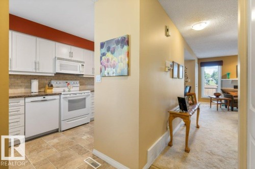 16919 95 Street Nw, Edmonton, AB 