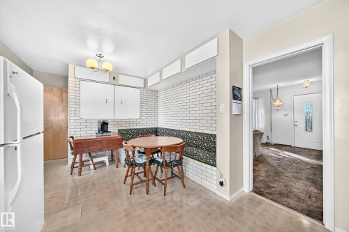 10528 128 Avenue Nw, Edmonton, AB 
