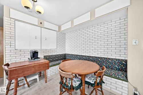 10528 128 Avenue Nw, Edmonton, AB 
