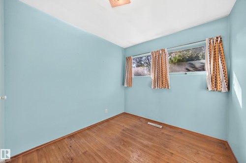 10528 128 Avenue Nw, Edmonton, AB 