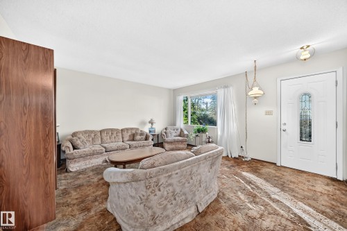 10528 128 Avenue Nw, Edmonton, AB 