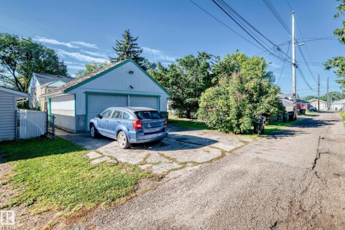 10528 128 Avenue Nw, Edmonton, AB 