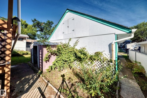 10528 128 Avenue Nw, Edmonton, AB 