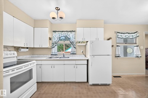 10528 128 Avenue Nw, Edmonton, AB 
