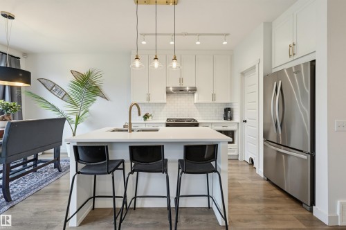 22434 99A Avenue Nw, Edmonton, AB - Indoor Photo Showing Kitchen With Upgraded Kitchen