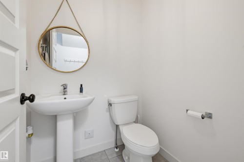 22434 99A Avenue Nw, Edmonton, AB - Indoor Photo Showing Bathroom