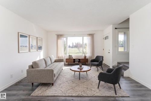 11363 22 Avenue NW  Edmonton, AB T6J 4V8