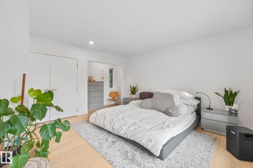14128 98 Avenue Nw, Edmonton, AB - Indoor Photo Showing Bedroom