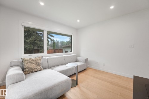 14128 98 Avenue Nw, Edmonton, AB - Indoor Photo Showing Other Room