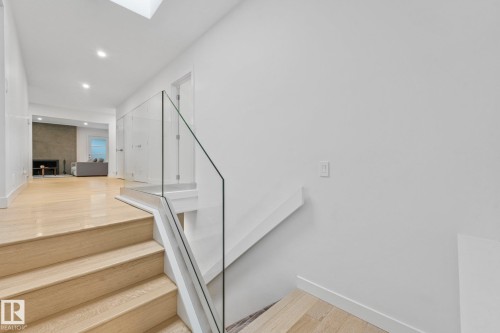 14128 98 Avenue Nw, Edmonton, AB - Indoor Photo Showing Other Room