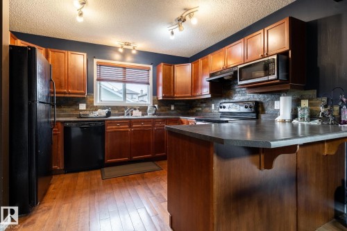 5907 203 Street Nw, Edmonton, AB 