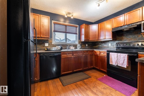 5907 203 Street Nw, Edmonton, AB 