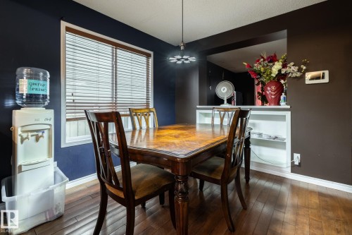 5907 203 Street Nw, Edmonton, AB 