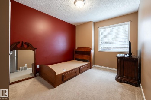 5907 203 Street Nw, Edmonton, AB 