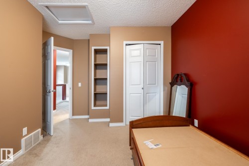 5907 203 Street Nw, Edmonton, AB 