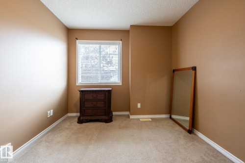 5907 203 Street Nw, Edmonton, AB 