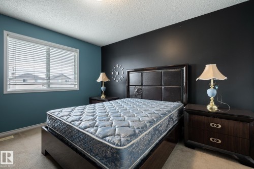 5907 203 Street Nw, Edmonton, AB 