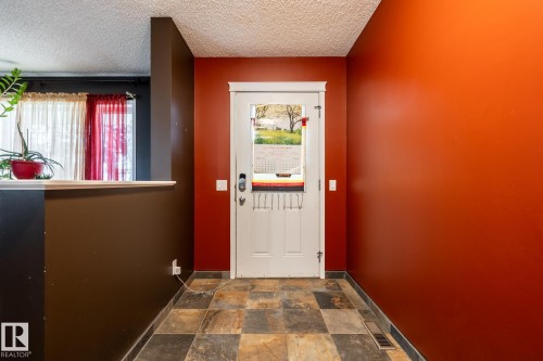 5907 203 Street Nw, Edmonton, AB 