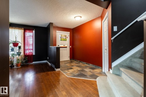5907 203 Street Nw, Edmonton, AB 