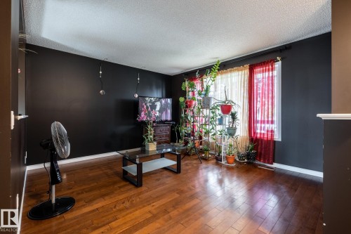 5907 203 Street Nw, Edmonton, AB 