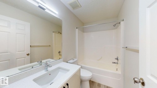 1150 37B Avenue Nw, Edmonton, AB 