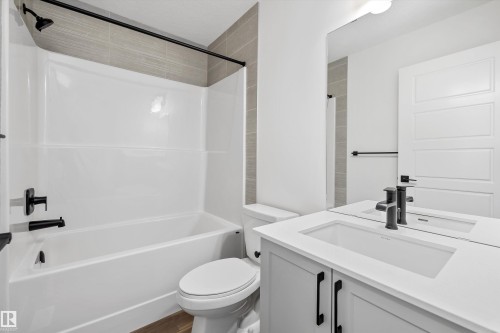 18847 29 Avenue Nw, Edmonton, AB - Indoor Photo Showing Bathroom
