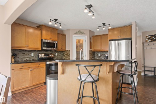 5214 205 Street Nw, Edmonton, AB 