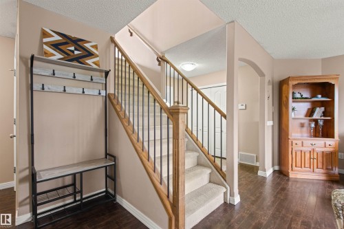 5214 205 Street Nw, Edmonton, AB 